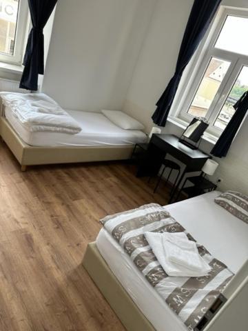 Gostilna In Apartmaji Zlati Lev - 马里博尔 外观 照片